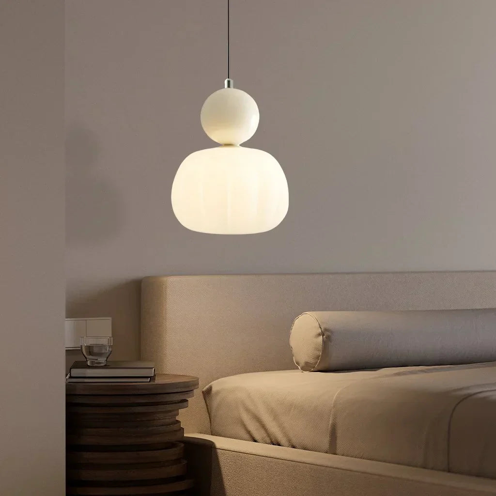 Breloque en verre avec une touche de luxe doré