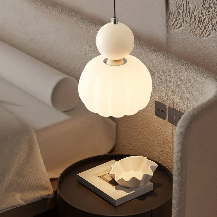 Breloque en verre avec une touche de luxe doré
