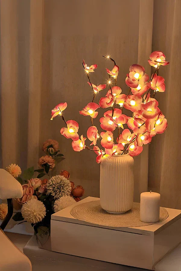 Blossom’s Embrace | Lampe Décorative Florale à Lumière Douce
