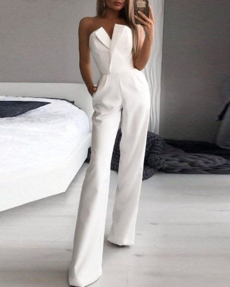 Combinaison sans manches élégante pour femme, idéale pour les soirées d'été et les événements chics.