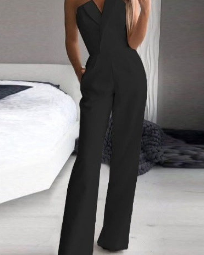 Combinaison sans manches élégante pour femme, idéale pour les soirées d'été et les événements chics.