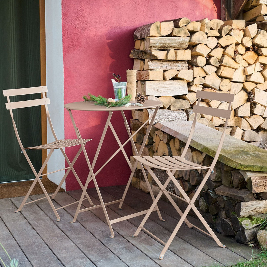 Bistro chair and round folding table set