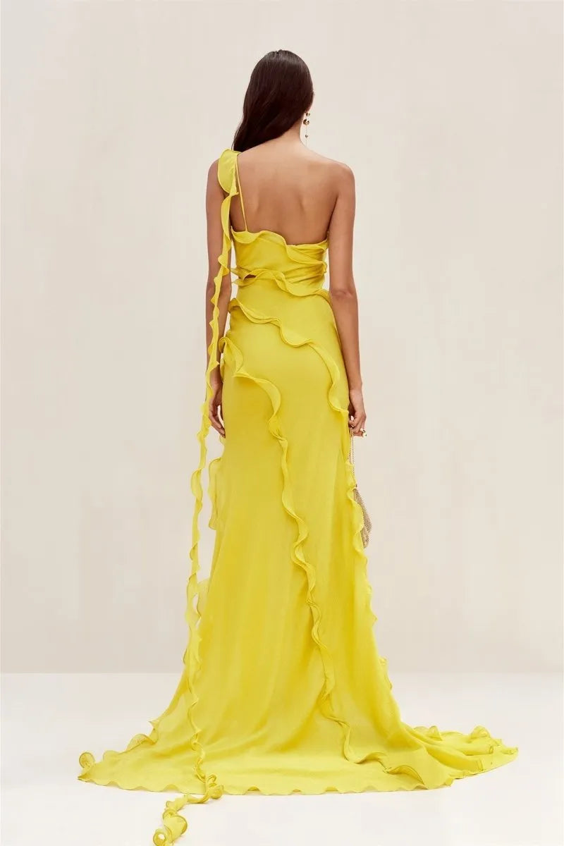 Robe Gloria en Chiffon à Volants et Épaule Dénudée