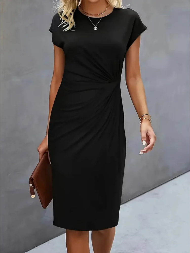 Robe de cocktail mini élégante et chic pour femme, idéale pour les soirées d’été et les événements habillés.         