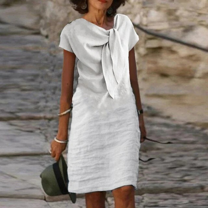 Robe d’été courte élégante et décontractée pour femme, idéale pour les journées ensoleillées         