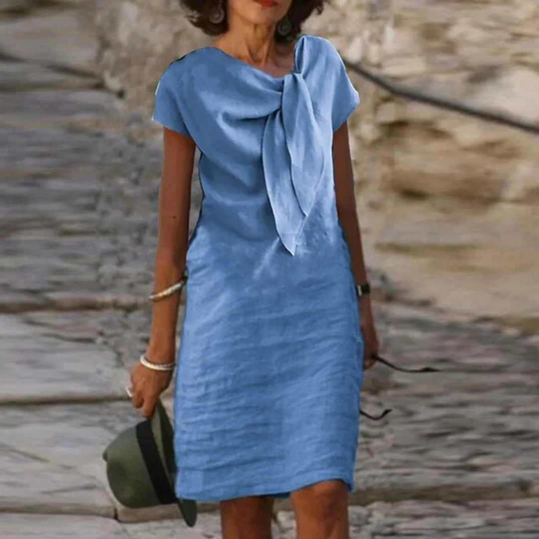 Robe d’été courte élégante et décontractée pour femme, idéale pour les journées ensoleillées         