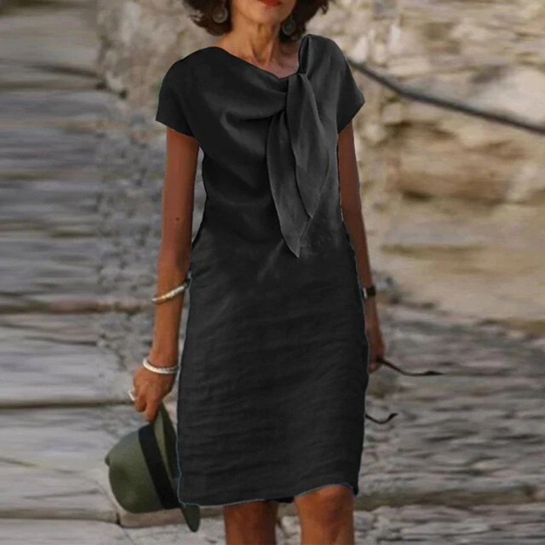Robe d’été courte élégante et décontractée pour femme, idéale pour les journées ensoleillées         