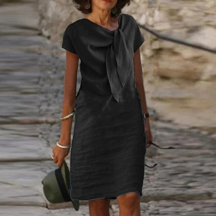 Robe d’été courte élégante et décontractée pour femme, idéale pour les journées ensoleillées         