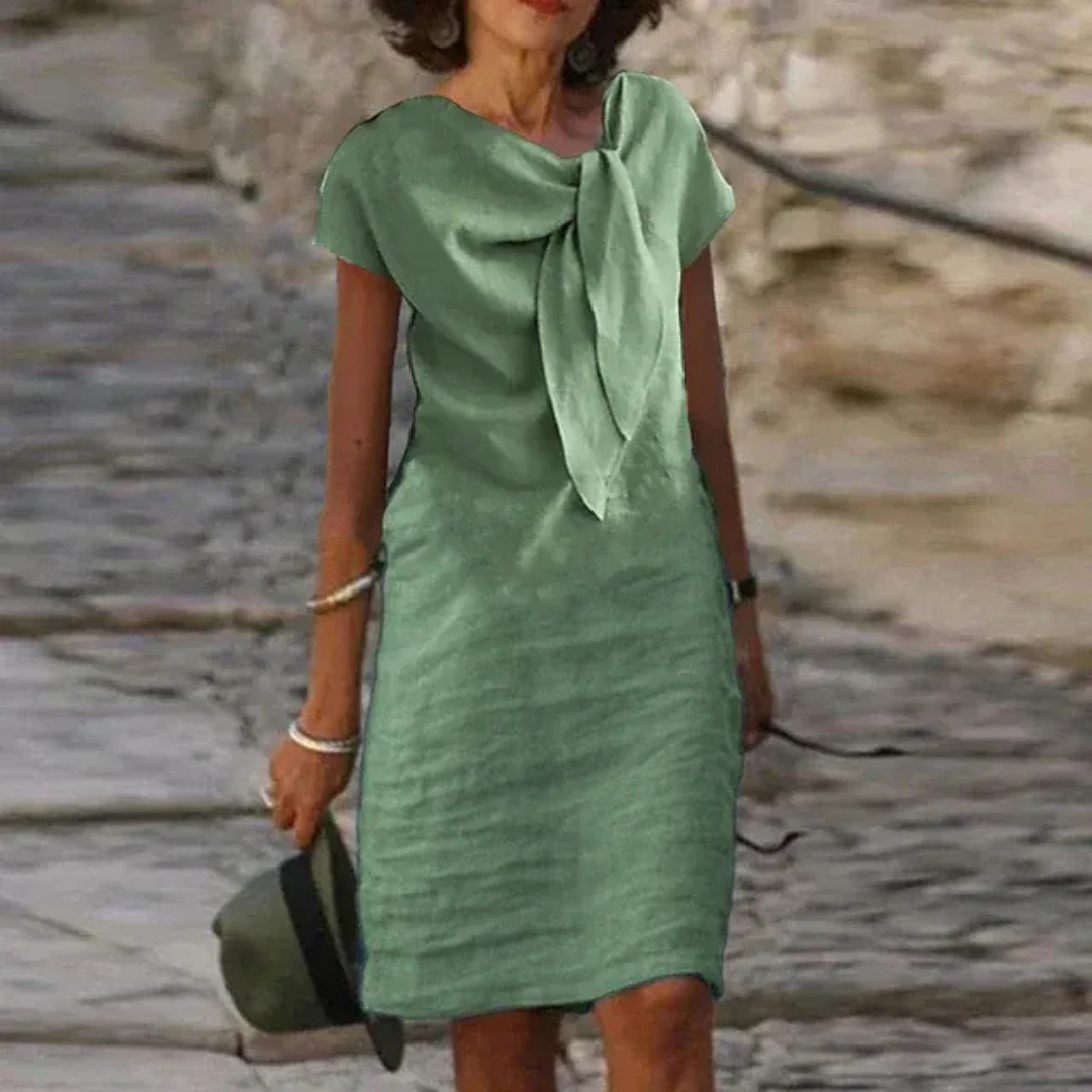 Robe d’été courte élégante et décontractée pour femme, idéale pour les journées ensoleillées         
