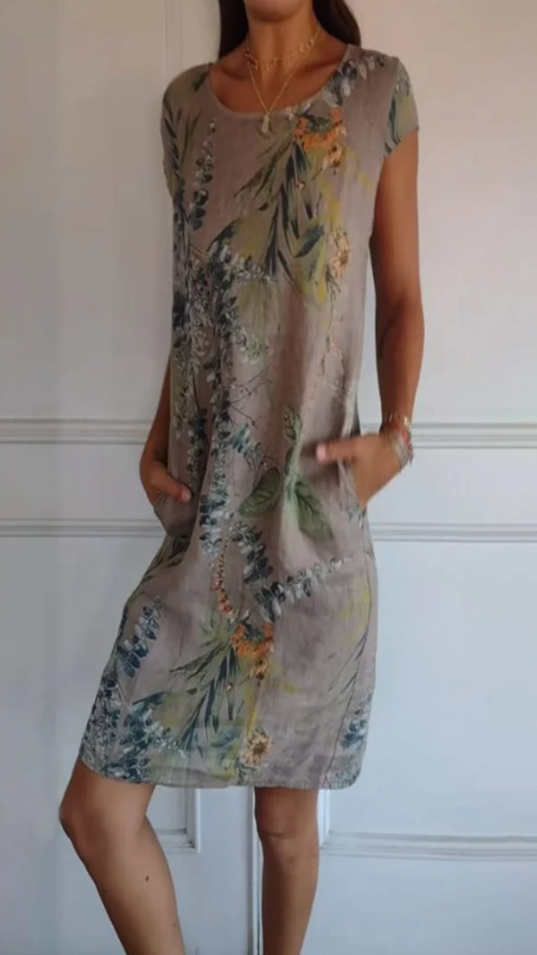 Robe d'été chic pour femme, coupe midi légère et élégante idéale pour les journées ensoleillées