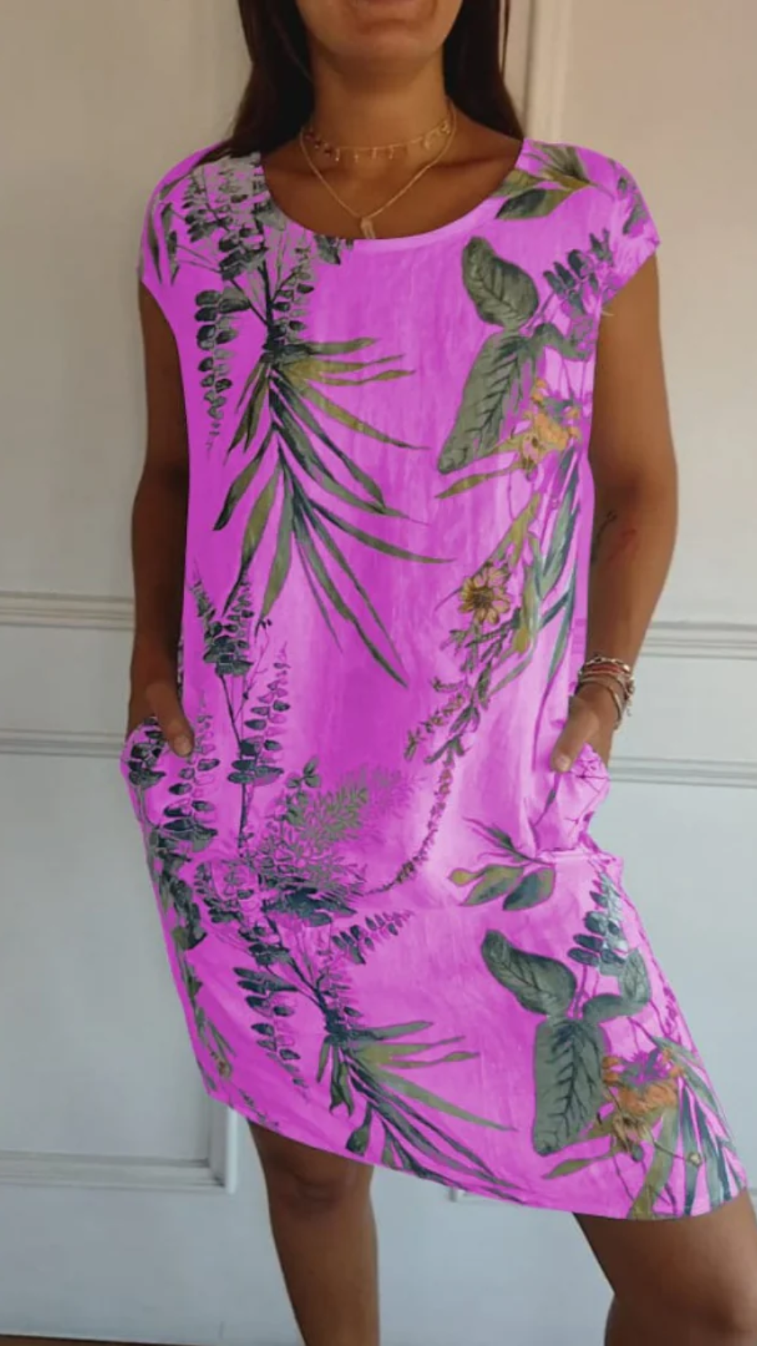 Robe d'été chic pour femme, coupe midi légère et élégante idéale pour les journées ensoleillées