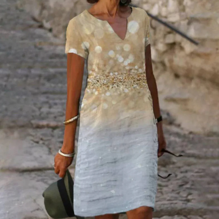Robe d'été courte chic et stylée pour femme, parfaite pour les journées chaudes et les looks tendance         
