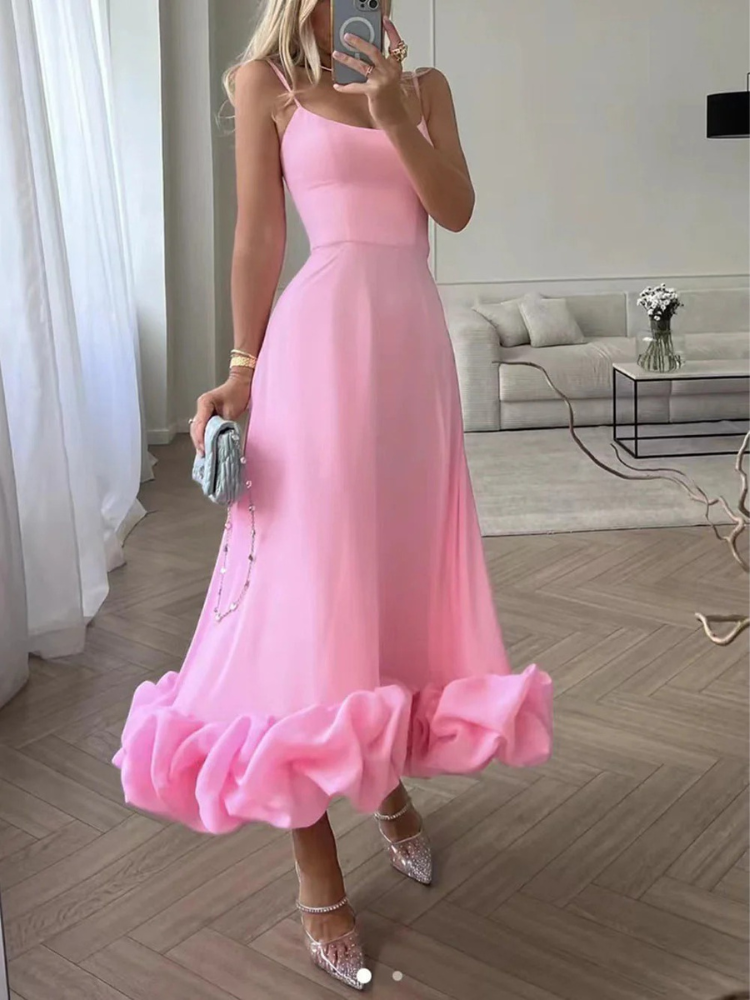 Robe maxi chic et élégante pour femme, parfaite comme tenue d’invitée à un mariage en été         